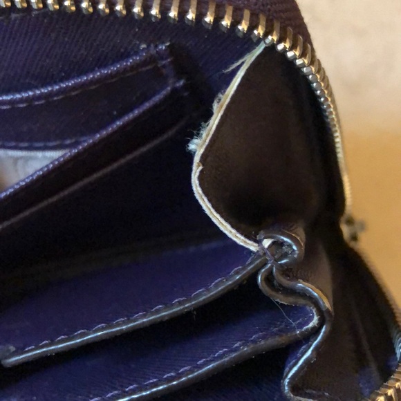 Michael Kors plum wristlet in great condition - Picture 7 of 8